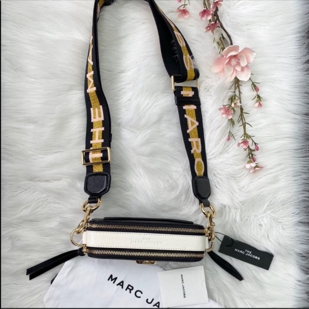 📸🌟 SOLD - MARC JACOBS Snapshot Camera Bag 🌟📸 - Picture 4 of 15